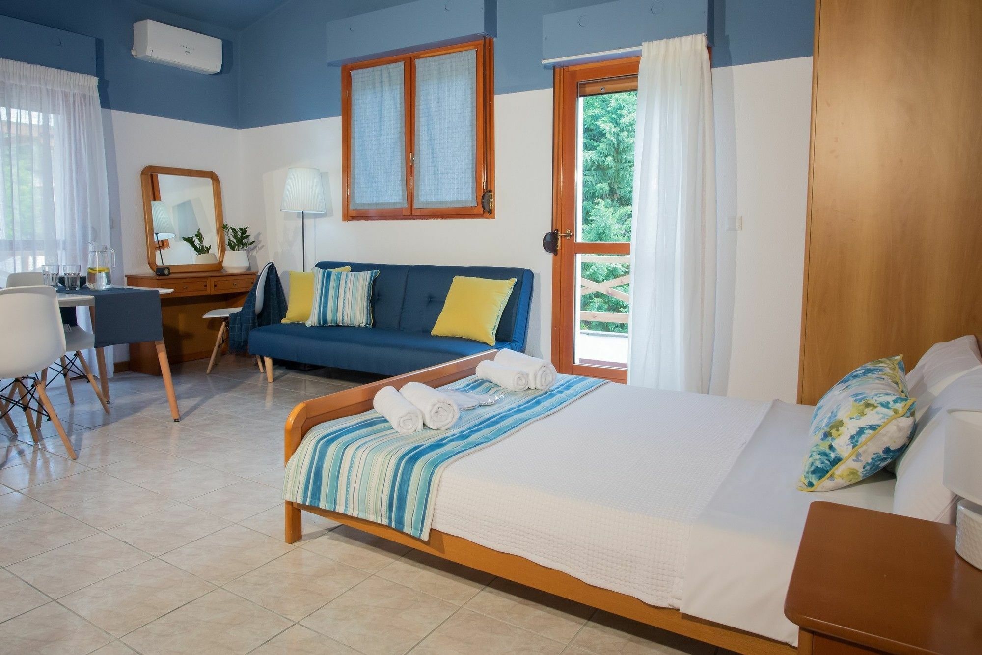 St.John Village Apartments Skála Foúrkas 外观 照片